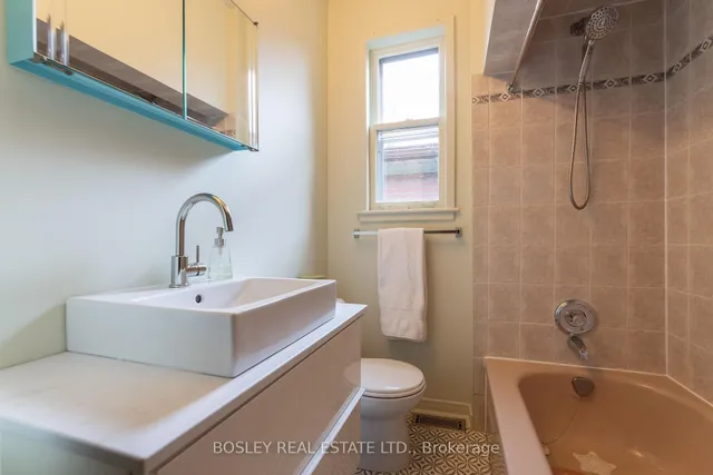 Additional image 21 of 41 Winnifred Ave