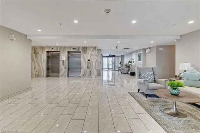 Additional image 5 of 35 Southshore Cres Unit 111