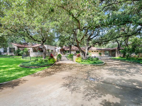 220 N School Street, Boerne, TX 78006