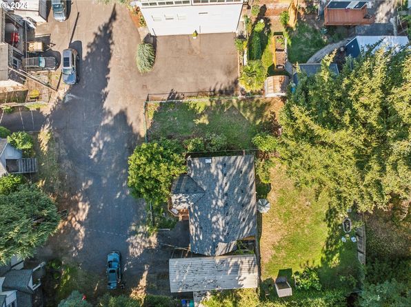 2 NE Bridgeton Rd, Portland, OR 97211