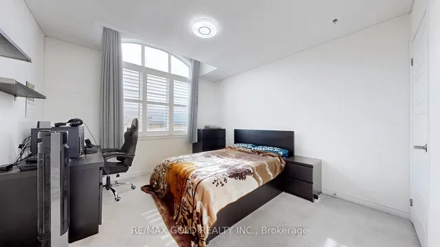 Additional image 30 of 644 Kennedy Circ