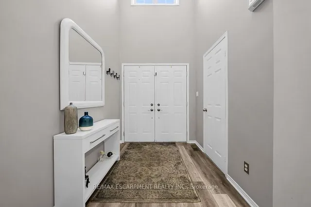 Additional image 5 of 104 FOXBOROUGH Dr