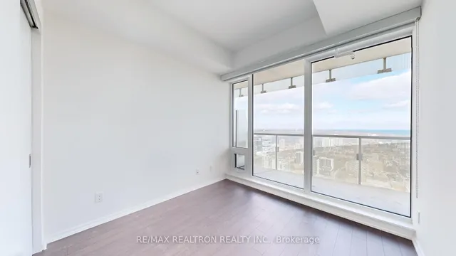 Additional image 18 of 197 Yonge St Unit 5905