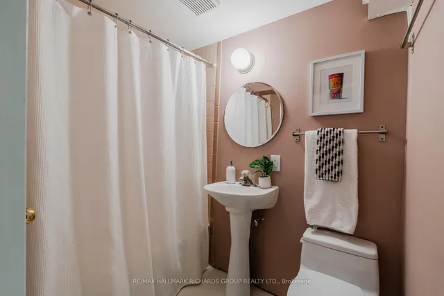 Additional image 21 of 575 Lansdowne Ave