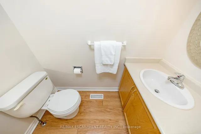 Additional image 6 of 2021 Sixth Line Unit 56