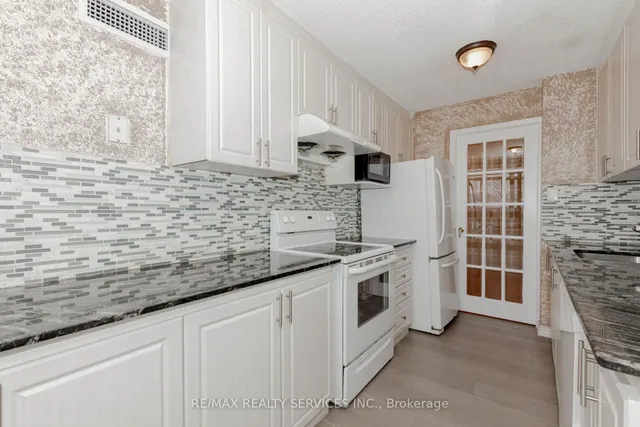 Additional image 24 of 18 Knightsbridge Rd Unit 304