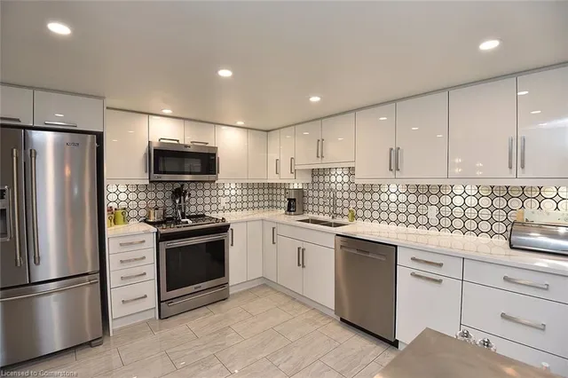 Additional image 20 of 150 Wilson St Unit 114