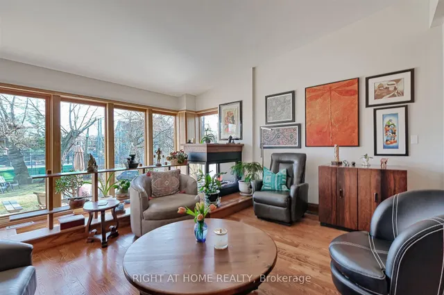 Additional image 4 of 61 Woburn Ave