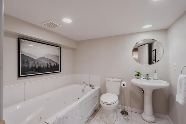 Additional image 28 of 12 Walter St