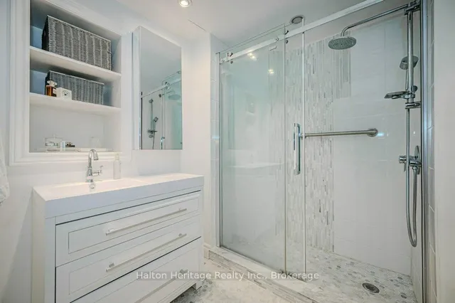 Additional image 30 of 57 Longyear Dr