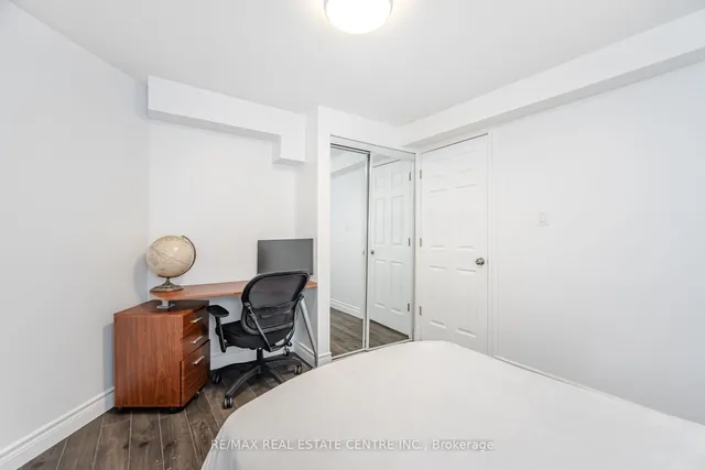 Additional image 33 of 577 Caverhill Cres