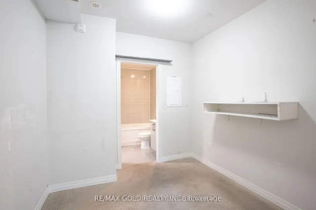 Additional image 17 of 402 The East Mall N/A Unit 116