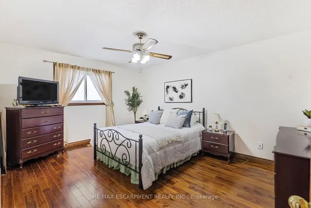 Additional image 19 of 739 Mud St