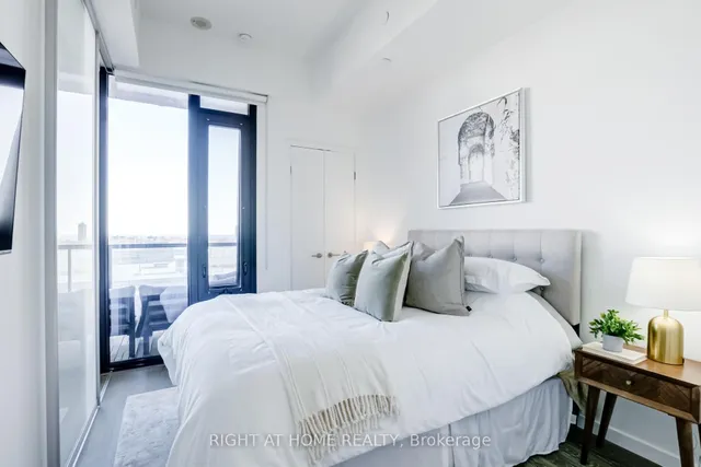 Additional image 19 of 383 Sorauren Ave Unit 802