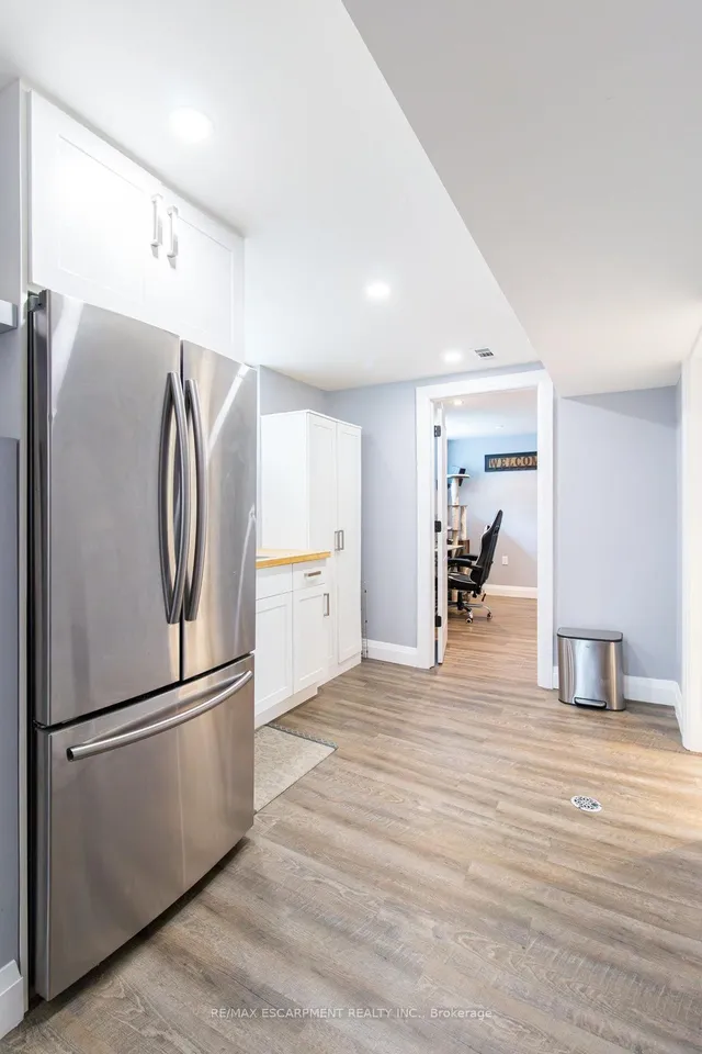 Additional image 32 of 3 Pleasant Ave