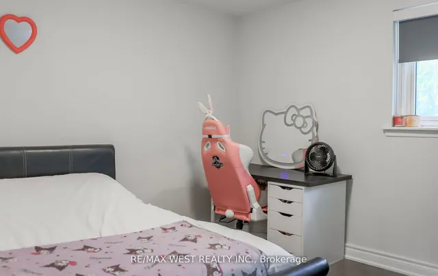 Additional image 11 of 94 Primula Cres