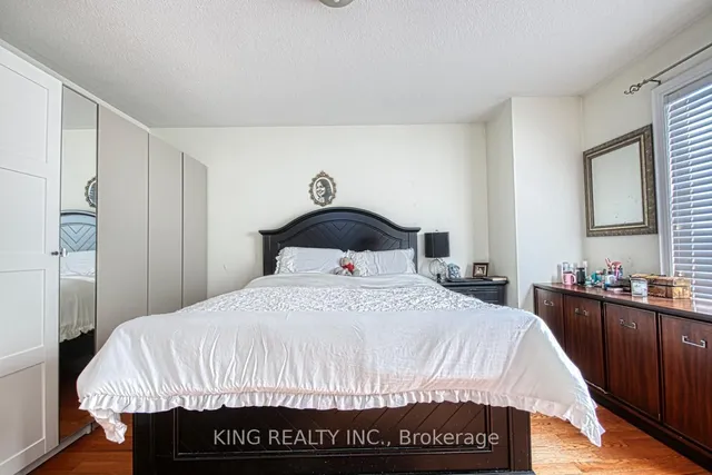 Additional image 24 of 3 Xavier Crt