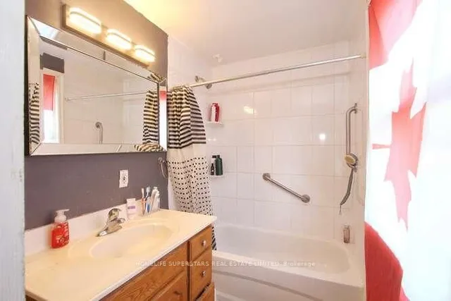 Additional image 25 of 99 Woodward Ave