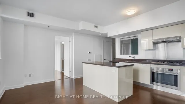 Additional image 22 of 375 King St Unit 2103