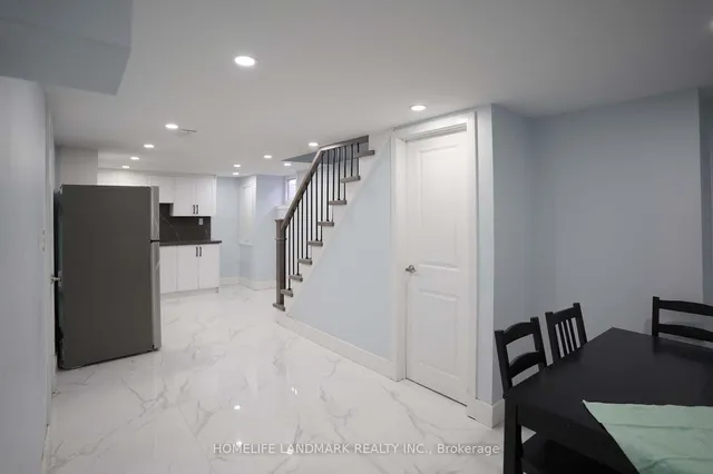 Additional image 18 of 52 Yellowstone St