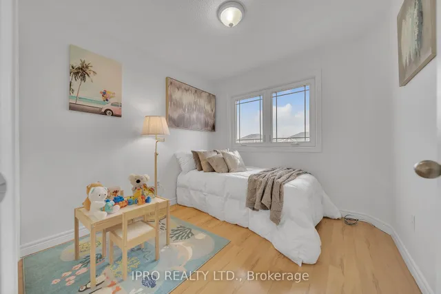 Additional image 31 of 18 Tessler Cres