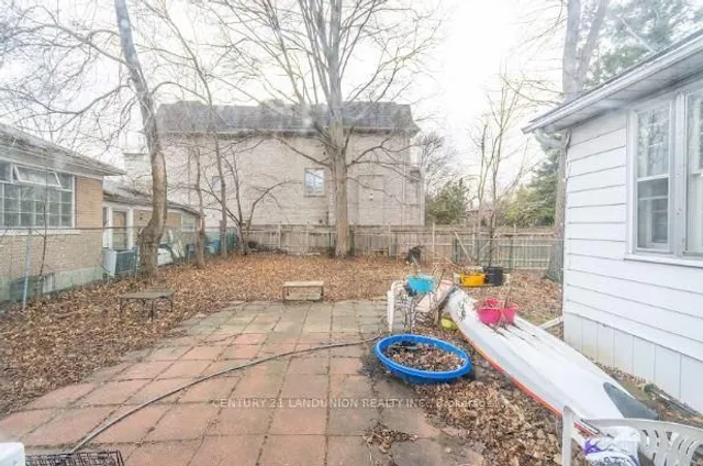 Additional image 29 of 2982 Bayview Ave