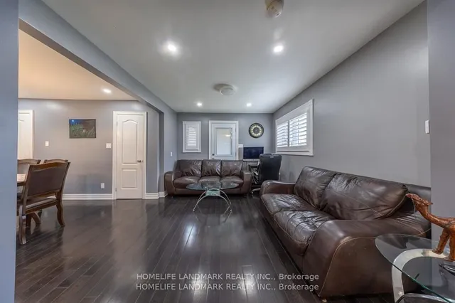 Additional image 34 of 103 Oakley Blvd