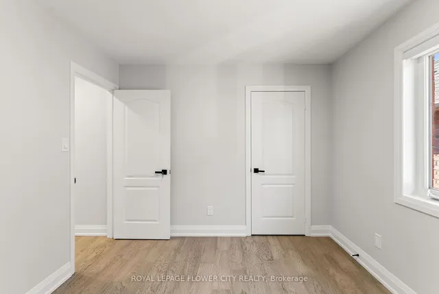 Additional image 33 of 43 Polonia Ave