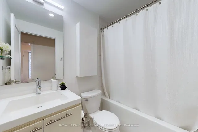 Additional image 26 of 25 Broadway Ave Unit 901