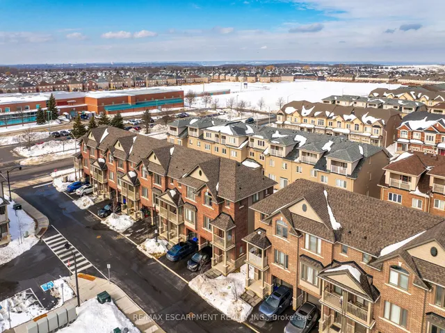 Additional image 32 of 19 Picardy Dr Unit 8