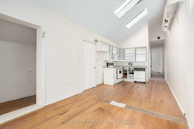 Additional image 14 of 876 Eastern Ave