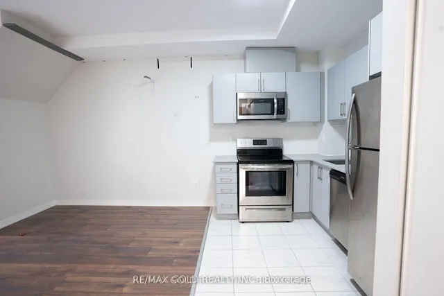 Additional image 7 of 402 The East Mall N/A Unit 116