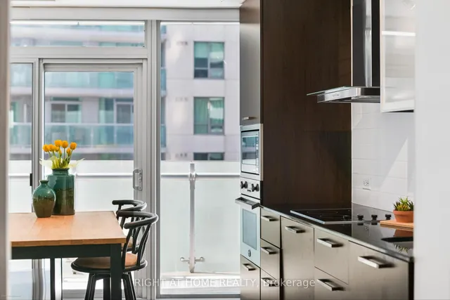 Additional image 3 of 12 York St Unit 306