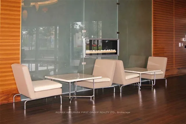 Additional image 26 of 125 Village Green Sq Unit 1409