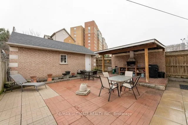 Additional image 41 of 1496 Keele St