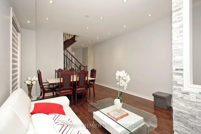 Additional image 19 of 53 Baby Pointe Tr