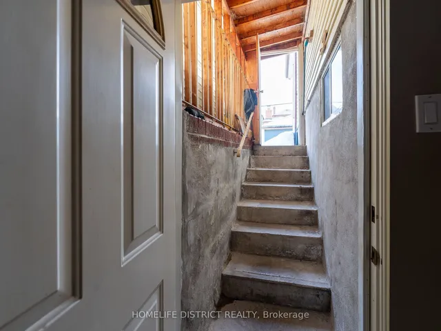 Additional image 34 of 157 Silverthorn Ave