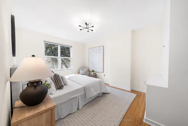 Additional image 17 of 21 Rose Park Dr