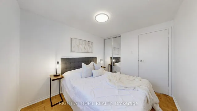 Additional image 20 of 38 Ponymill Dr