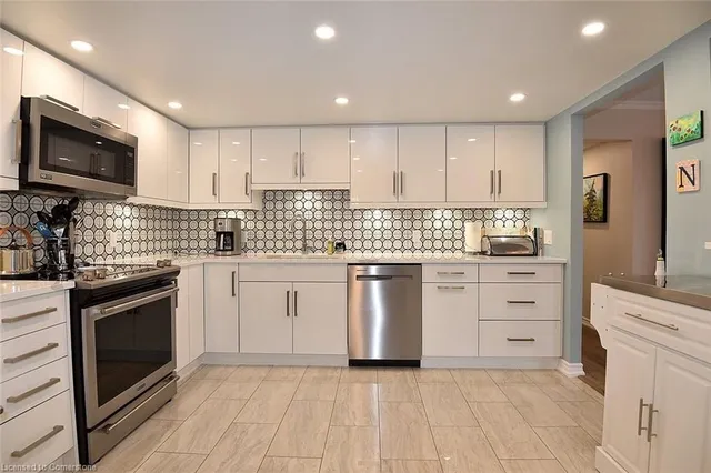 Additional image 21 of 150 Wilson St Unit 114