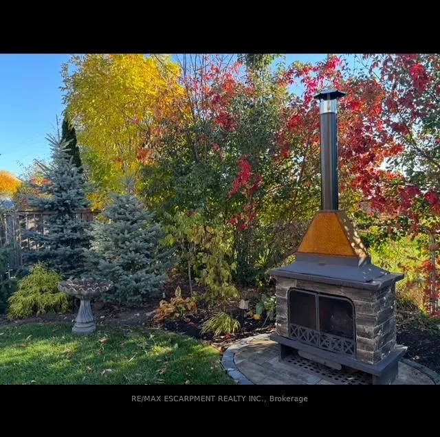 Additional image 15 of 27 Grayrocks Ave