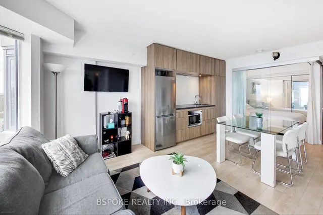 Additional image 9 of 155 Yorkville Ave Unit 1918