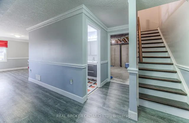 Additional image 29 of 900 Doon Village Rd Unit 4