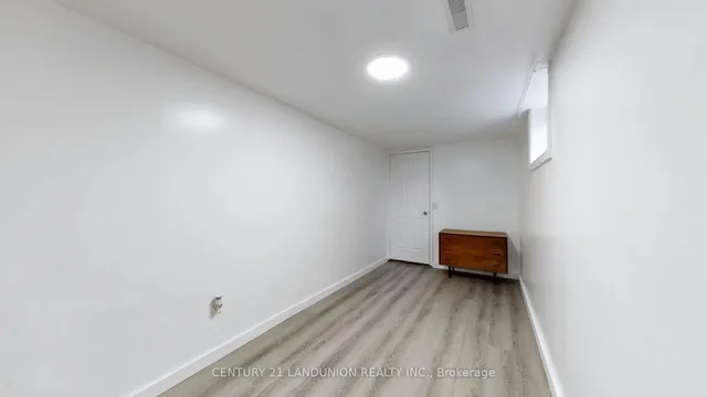 Additional image 38 of 343 Kipling Ave