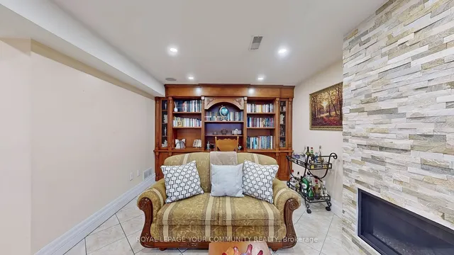 Additional image 23 of 75 Brewster Cres