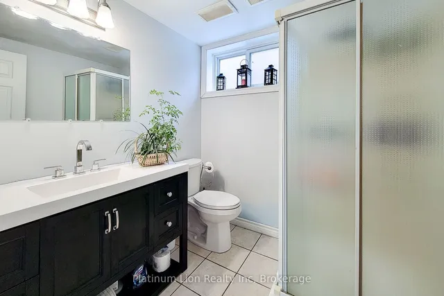 Additional image 4 of 8 Basswood Crt