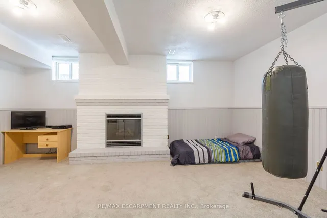 Additional image 32 of 117 Anna Capri Dr