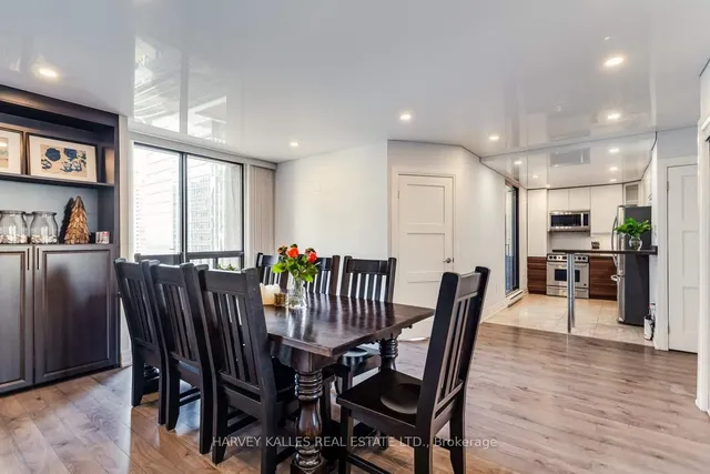 Additional image 18 of 33 Harbour Sq Unit 2440