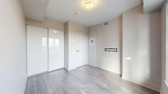 Additional image 21 of 575 Bloor St Unit 803