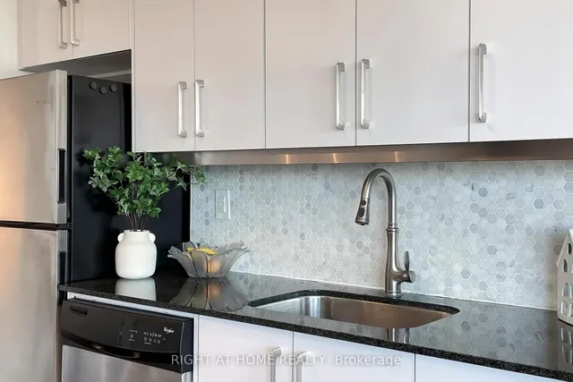 Additional image 11 of 5101 Dundas St Unit 1203